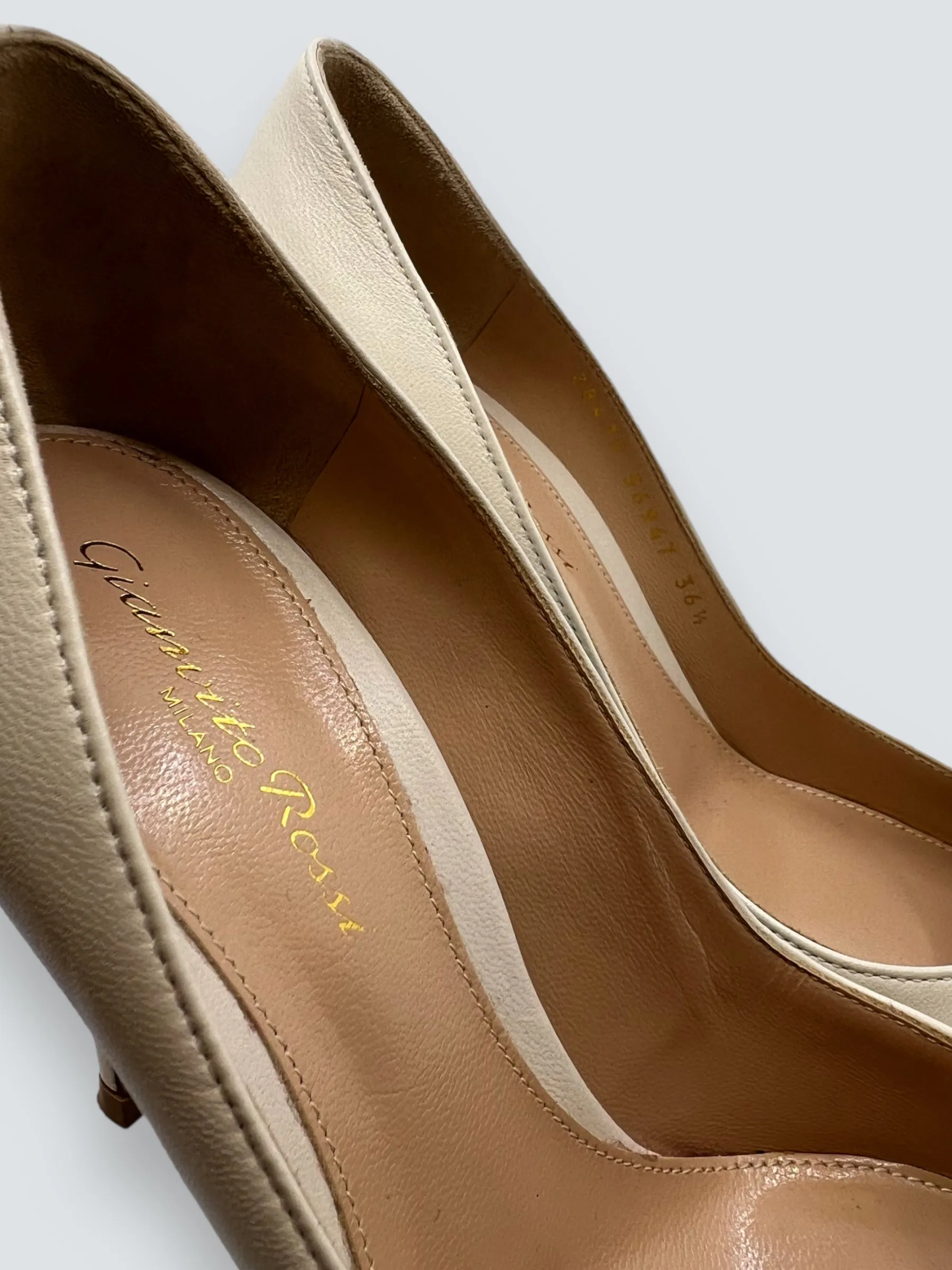Giannvito Rossi Size 36.5 Cream Leather Shoes