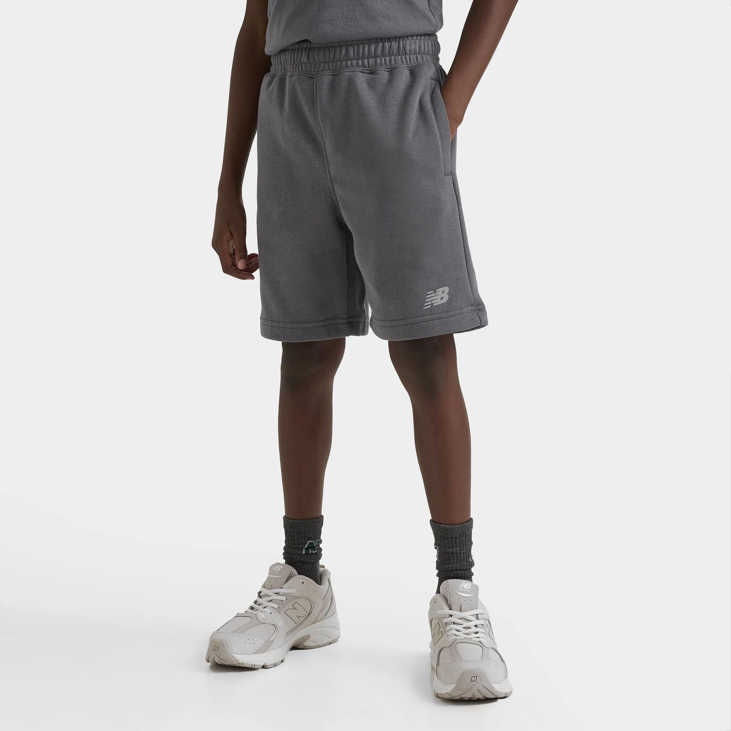 New Balance Junior Boys' Small Logo Shorts / Castle Rock