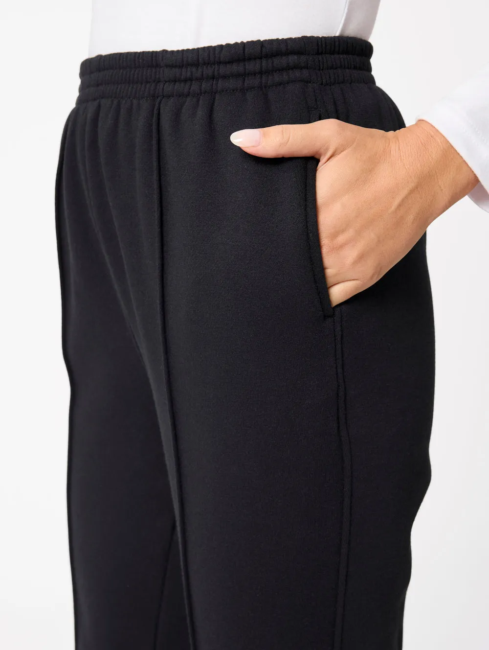 Snowy Mt Fleece Short Pant